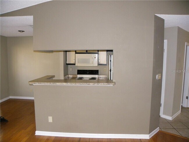 Foto del edificio - 8722 Mallard Reserve Dr