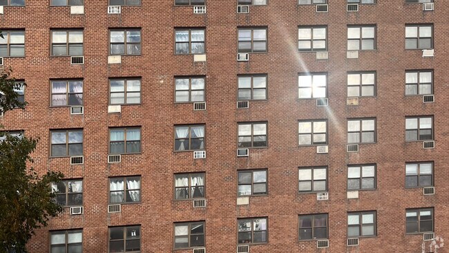 Foto del edificio - Helen R. Scheuer House
