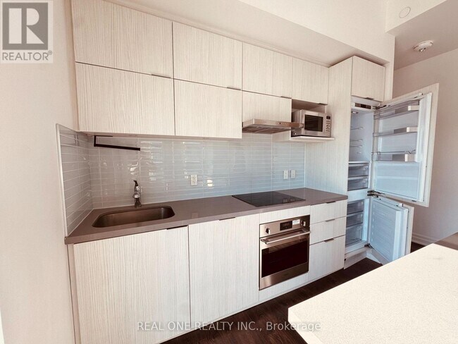 Building Photo - 8 Rouge Valley Dr W