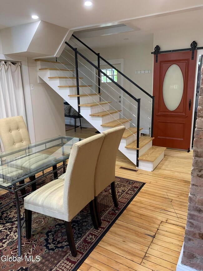 Foto del edificio - 218 Washington St