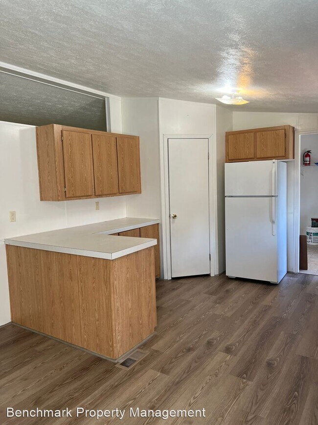 Building Photo - 3 br, 2 bath House - 754 Springhill Ln