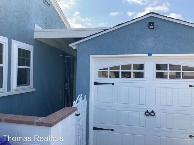 Building Photo - 2 br, 1 bath House - 3386 Upas Street