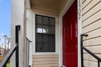 Building Photo - 2750 Holly Hall St