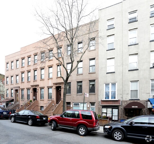 Building Photo - 512 Henry St