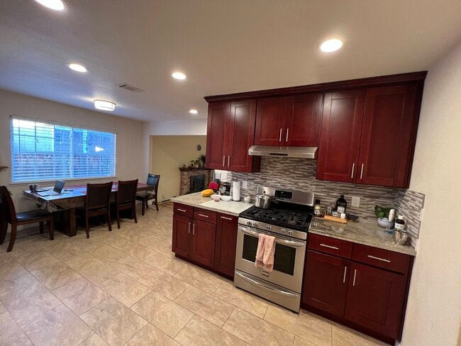 Kitchen - 1642 Tahoe Dr