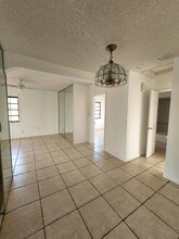 Building Photo - 120 NW 43rd Pl