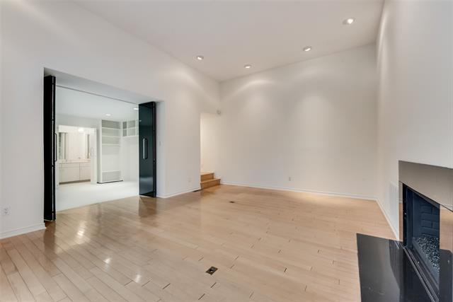Foto del edificio - 3730 Holland Ave