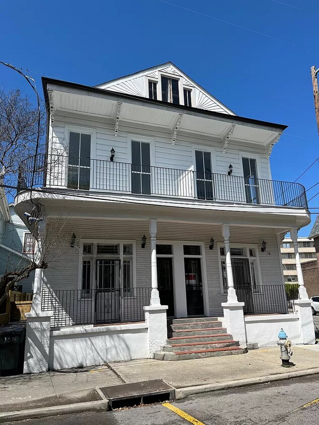 1201 Coliseum St Unit 2A, New Orleans, LA 70130 Apartments in New