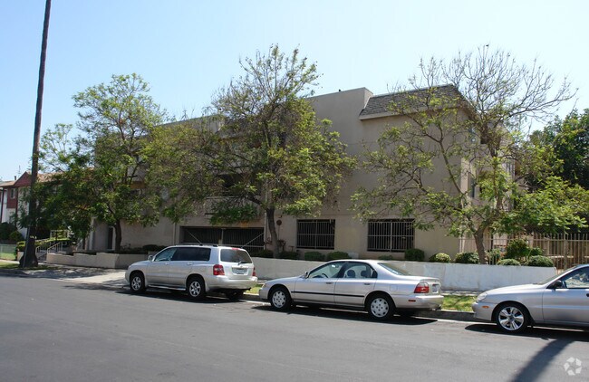 Foto del edificio - 976 Elden Ave