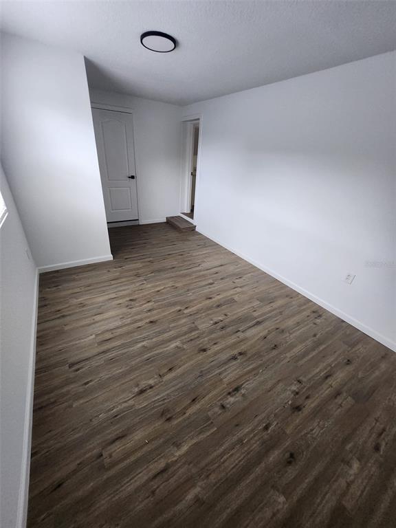 Foto del edificio - 1216 Emeralda Rd