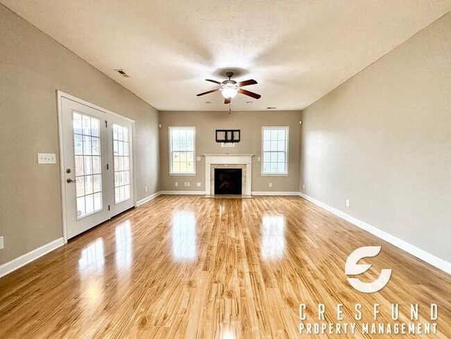 Foto del edificio - 15-20 Minutes from Fort Bragg and Cape Fear Valley! 4 Bed, 2.5 Bath AVAILABLE FOR MOVE IN NOW!