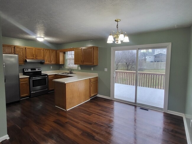 Building Photo - 405 Bertha Way