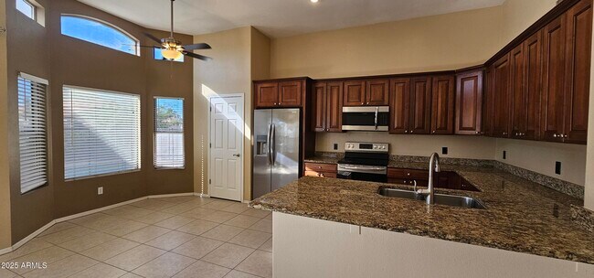 Foto del edificio - 15002 S 47th St