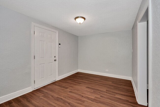 Building Photo - 1 br, 1 bath House - 3106 N 17TH ST UNIT C