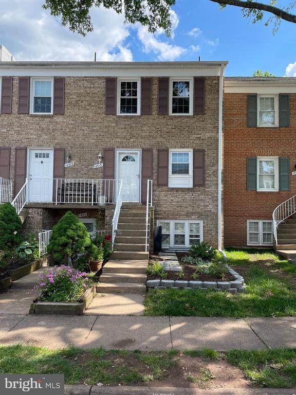 Foto del edificio - 14513 Golden Oak Rd