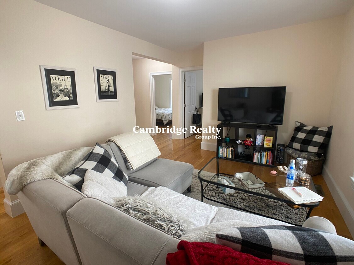 Primary Photo - 16 Willard Ave