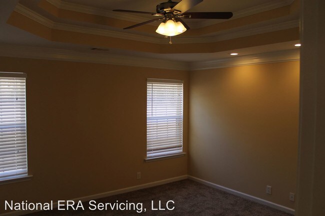 Building Photo - 4 br, 2 bath House - 70 Chapman Way (retail)