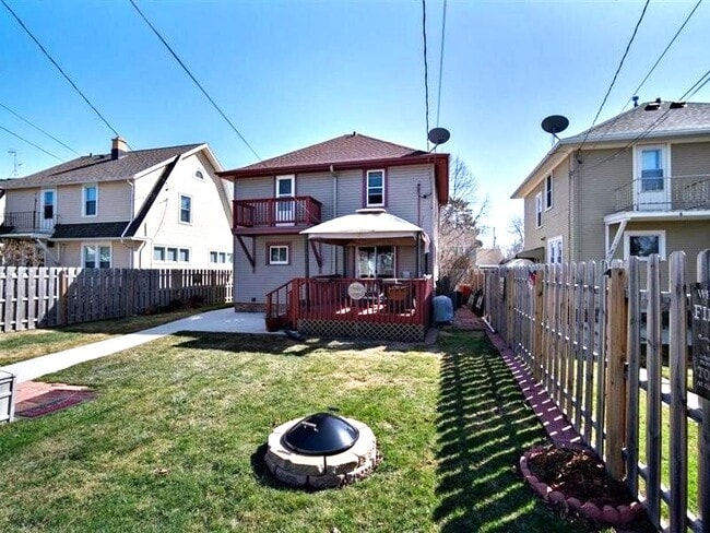 Building Photo - 1238 Main Ave