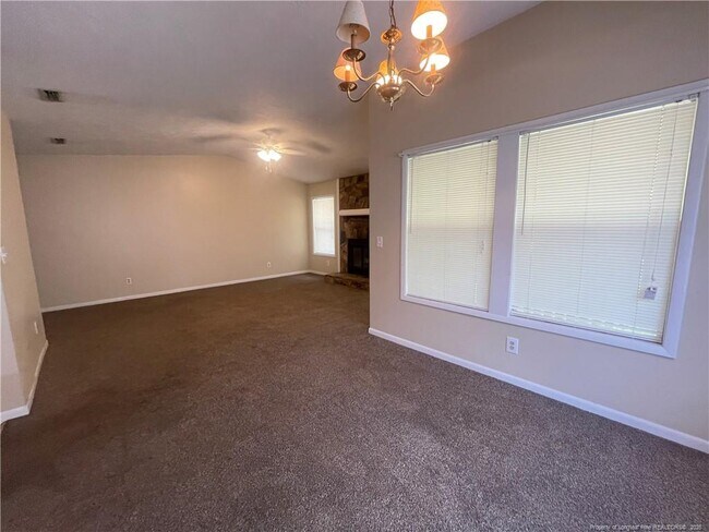 Foto del edificio - 1000 Wood Creek Dr
