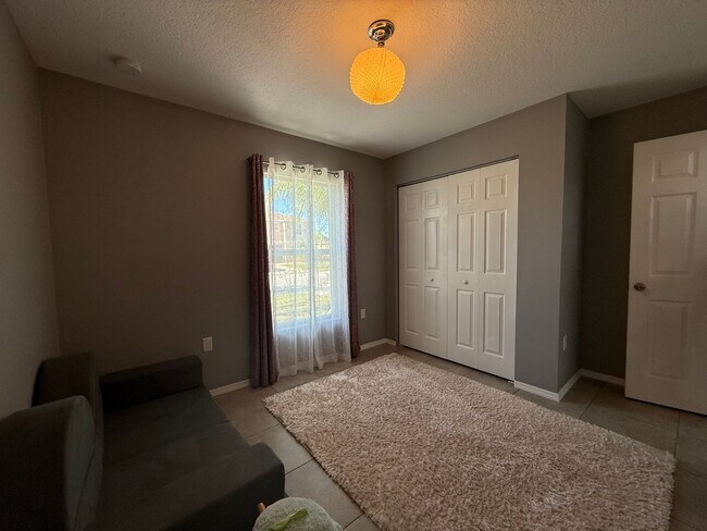 Building Photo - Beautiful updated 3 bedroom 2 bathroom home in Bayberry Lakes (Fully Furnished)