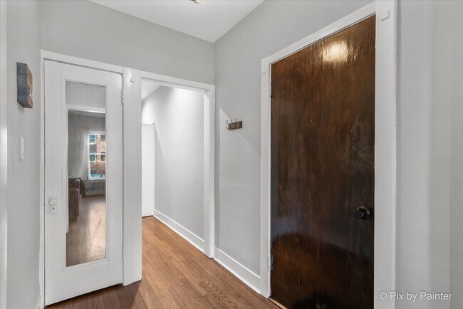 Foto del edificio - 1057 W Columbia Ave