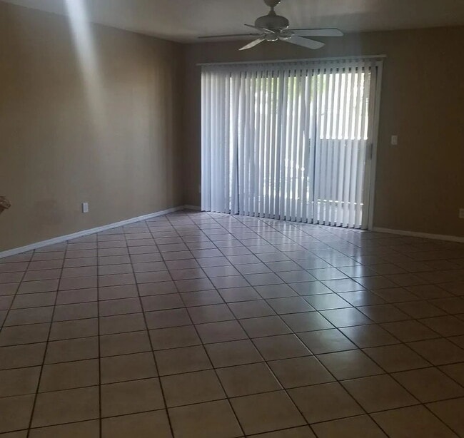 Building Photo - 2/2 townhome 1.3 miles from ASU Campus!