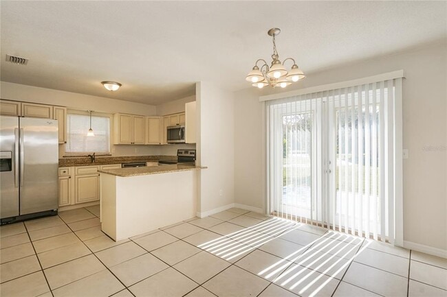 Building Photo - 301 Farmbrook Rd