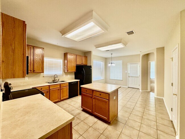 Foto del edificio - 3 Bedroom, 2 Bathroom ~Steubing Ranch