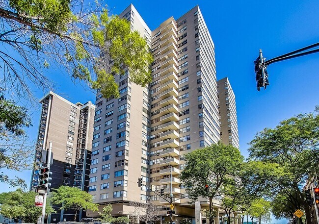 Foto del edificio - 6301 N Sheridan Rd