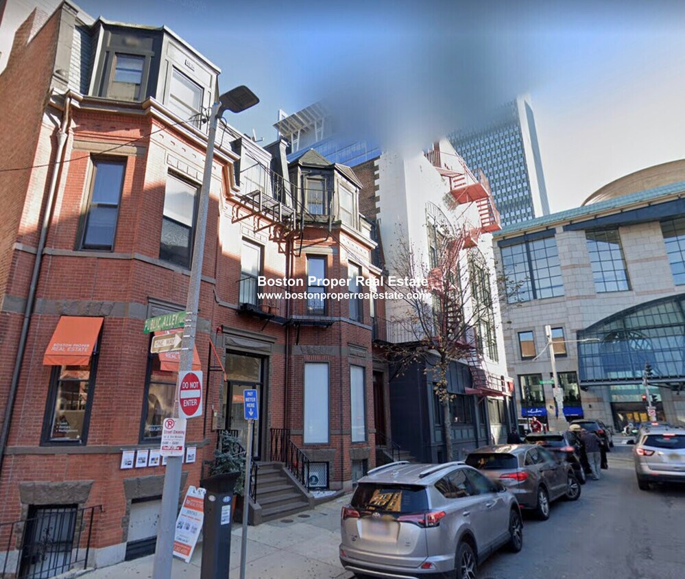 Primary Photo - 49 Gloucester St