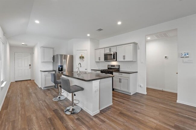 Building Photo - 24335 Saddlestone Green Dr