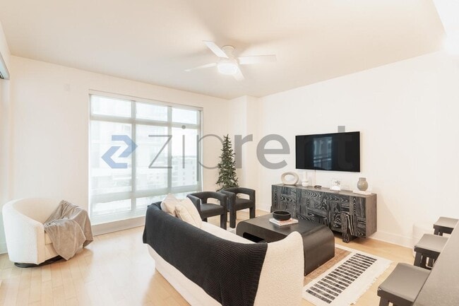 Building Photo - Unit 1708