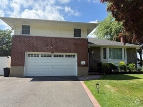 Building Photo - 50 Terrehans Ln