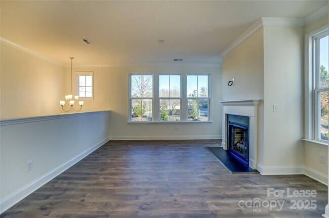Foto del edificio - 14104 Loyola Ridge Dr