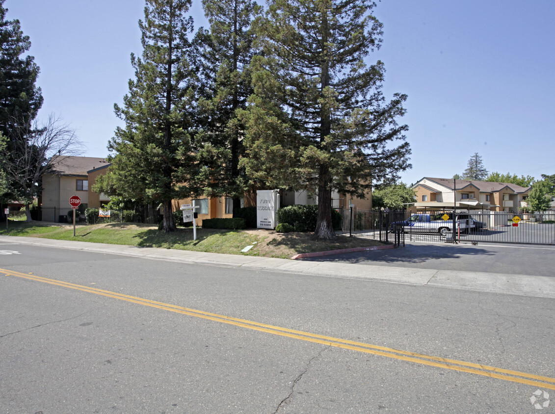 Primary Photo - Fawn Terrace Apartments