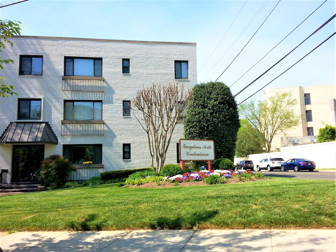 Photo - 2605 39th St NW (Washington, DC)