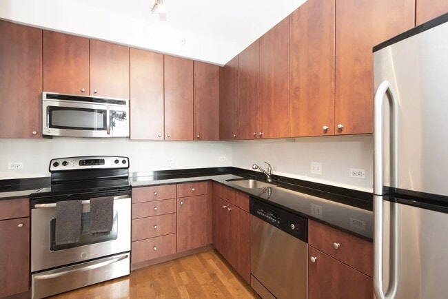 Foto del edificio - 565 W Quincy St
