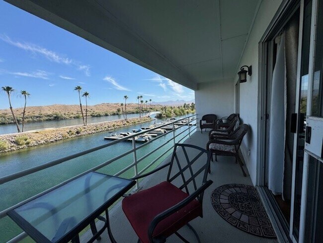 Foto del edificio - 1800 Clubhouse Dr. #36