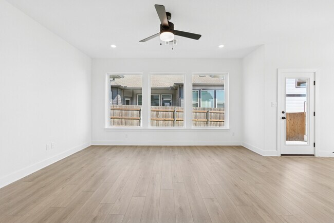 Building Photo - 279 Flowering Senna Dr