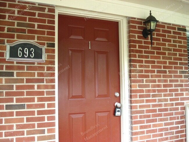 Foto del edificio - 693 Hill St SE