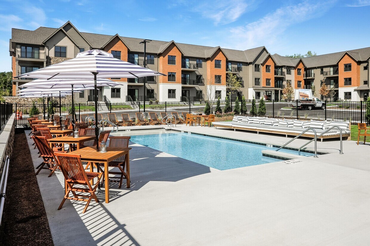 11334 N Buntrock Ave, Mequon, WI 53092 Room for Rent in Mequon, WI