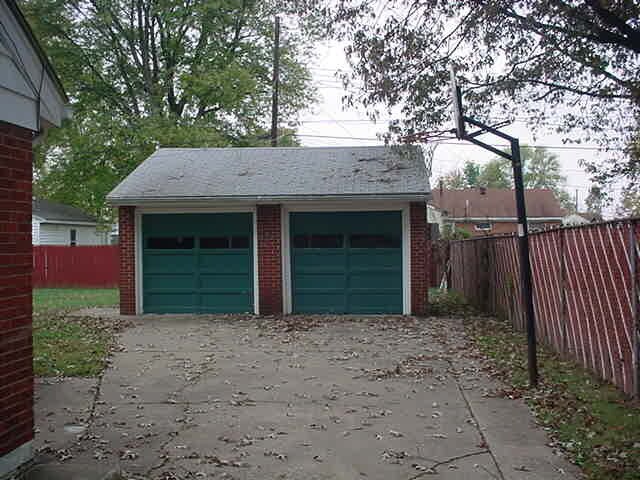 Building Photo - 214 Holmes Dr