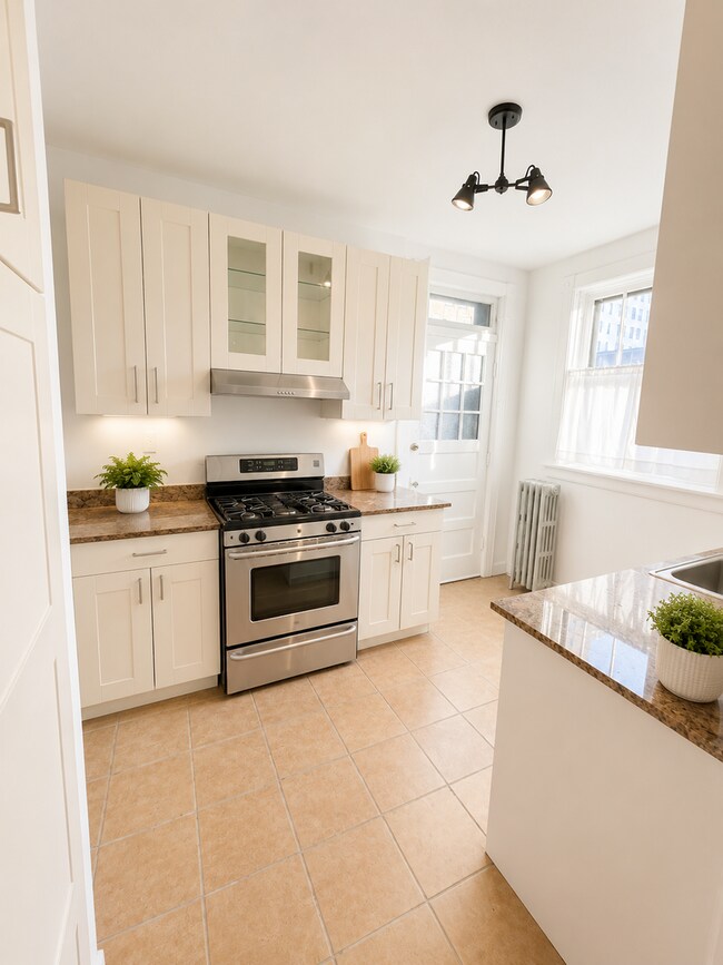 Foto del edificio - Rare 1 Bedroom unit in East Hyde Park!