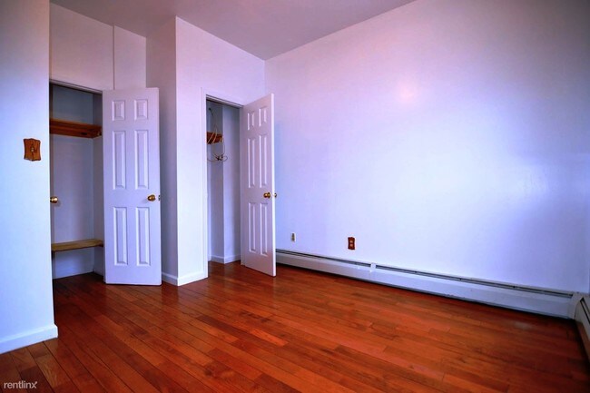 Foto del edificio - 1065 Gates Ave