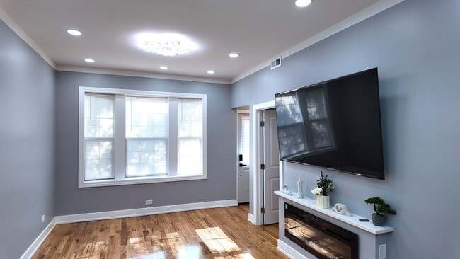 Building Photo - 2233 S Spaulding Ave