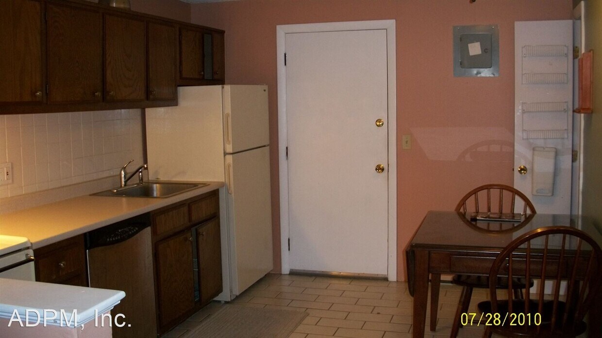 Foto del edificio - 1 br, 1 bath House - 19 Maple St. #11