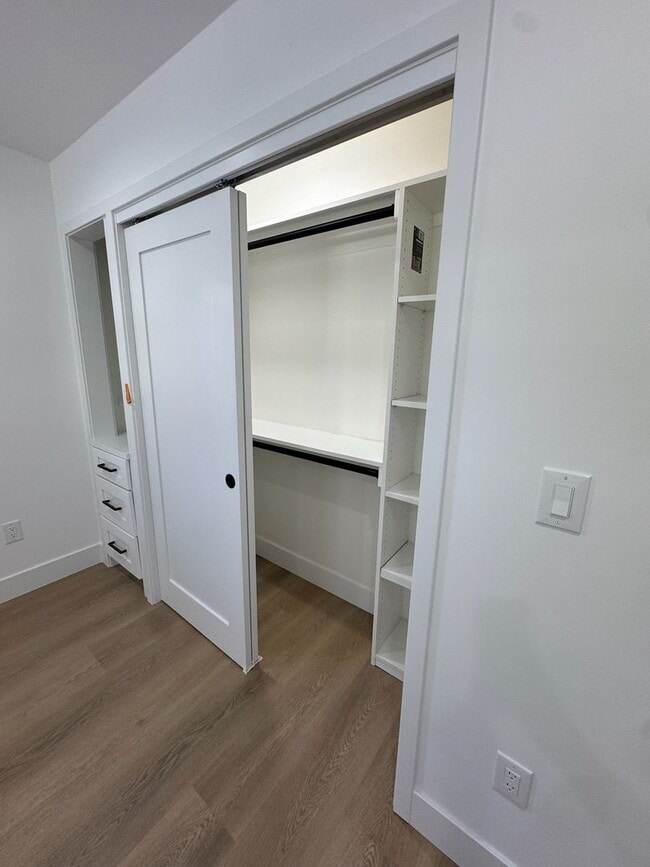 Building Photo - Stylish Newhall ADU | Modern Comfort Meets...