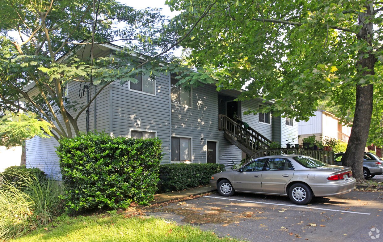 Primary Photo - 737 Pointe Ct