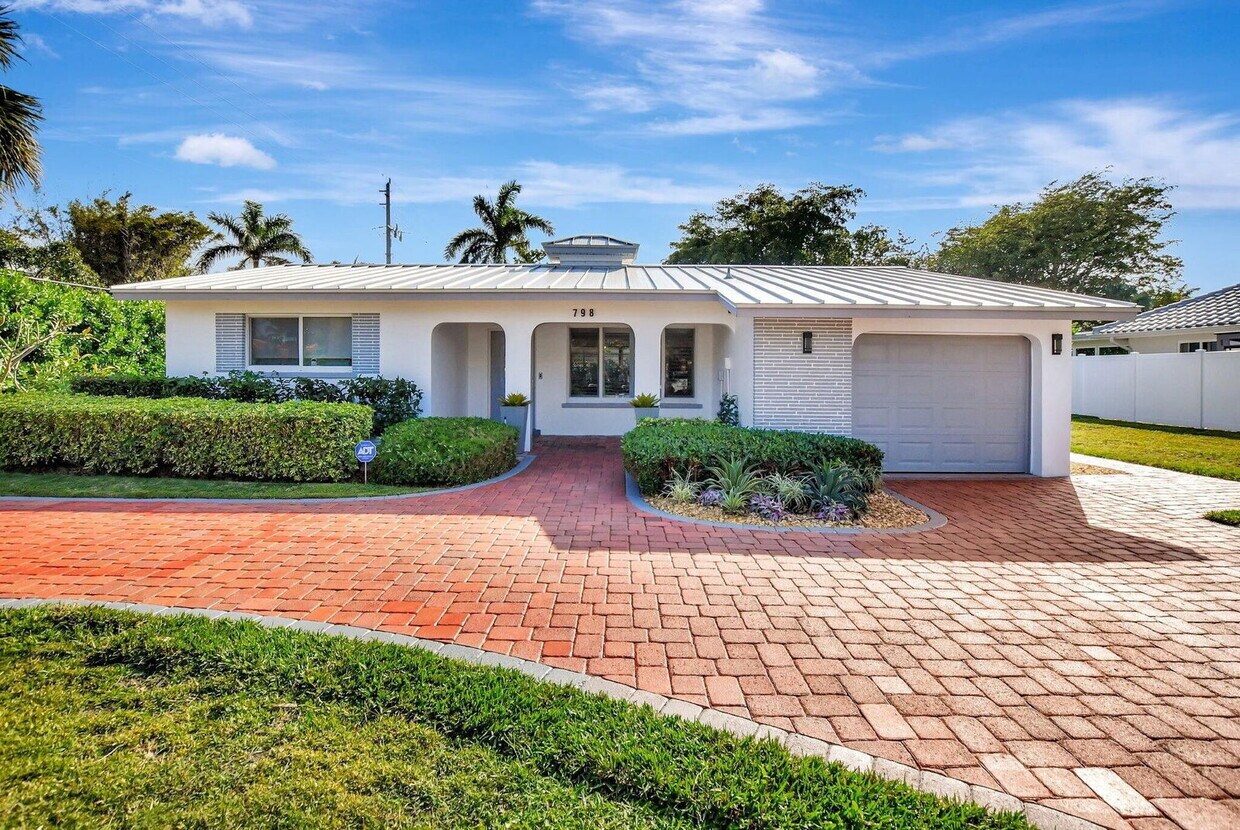 Primary Photo - 798 E Boca Raton Rd