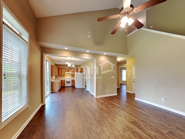 Building Photo - 7071 Hillcrest Chase Ln